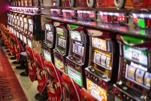 Live Sydney Pools draw studio with professional dealer and real-time display